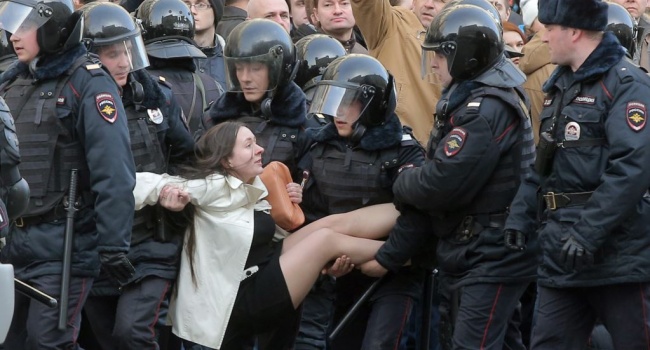 Дії правоохоронців були коректними – Кремль про антикорупційні мітинги