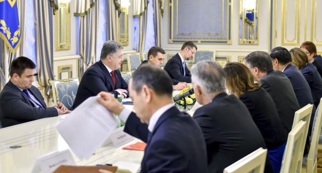 Порошенко обговорив російську агресію з представниками країн Великої сімки та ЄС