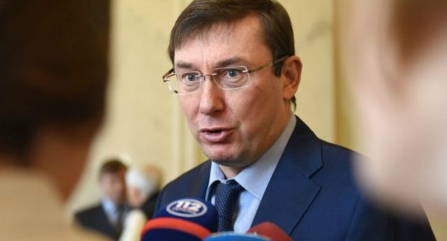 Журналист: на легитимность Генерального прокурора Юрия Луценко иск в суд Шокина никак не влияет