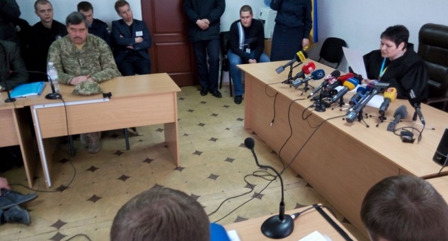 Порошенко і Муженко бояться створення військового суду – колишній нардеп 