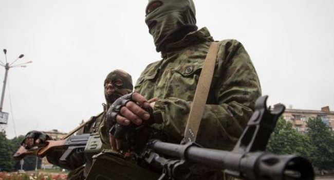 До окупованого Луганська прибула партія "козаків"