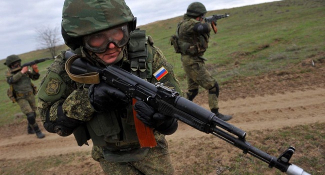 Російські батьки хочуть, щоб їхні діти ставали військовими - опитування 