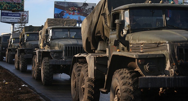 До окупованого Донецька перекинули військову техніку - волонтер 