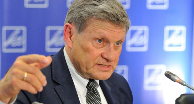 Эксперт: политики откровенно обманывают людей, когда говорят о вреде европейских реформ Эксперт: политики откровенно обманывают людей, когда говорят о вреде европейских реформ