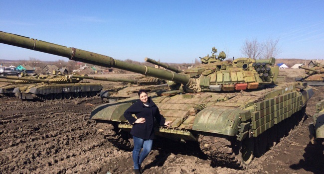 Волонтери заявили про перекидання танків Путіна на кордон з Україною (фото)