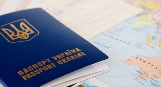 Політолог: масові черги за біометричними паспортами ставлять під сумнів «безвіз» в червні