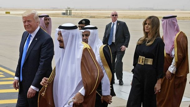 Мелания Трамп грубо нарушила традиции Саудовской Аравии