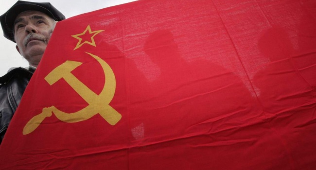 В Одеській області підняли прапор Радянського Союзу