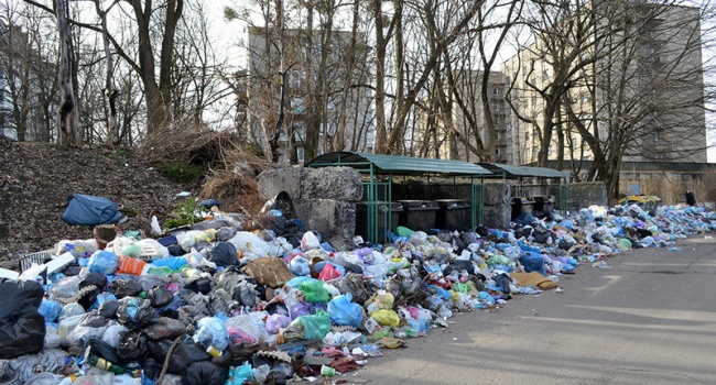 Ситуація у Львові зі сміттям досягла критичного рівня: місцева влада попереджає про нову небезпеку