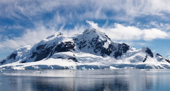 Ученые выяснили, почему в Арктике быстро тает лед 