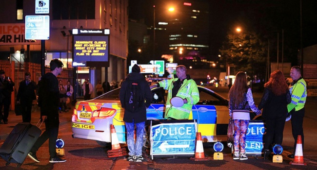 Через вибух у Манчестері у Великобританії призупинили передвиборчу кампанію