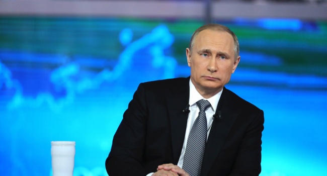 Пионтковский: на прямую линию Путин придет в камуфляже и сапогах, а не с поджатым хвостом