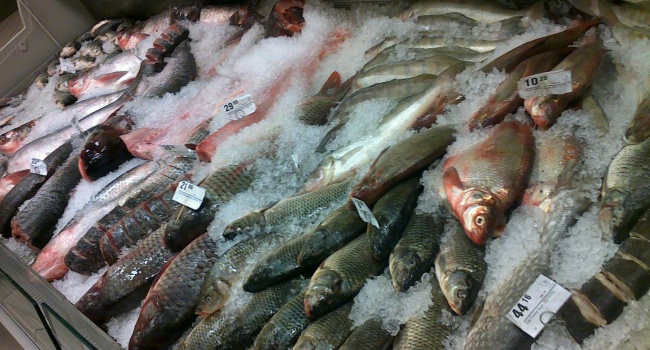 Вспышка ботулизма в Киеве: что нужно знать о продаваемой рыбе
