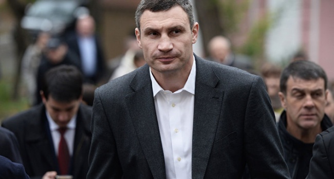 Ударовцы не сдали Фирташа, бойкотировав голосование о санкциях против Януковича и его окружения
