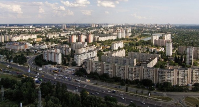 Суд заборонив перейменовувати у Києві проспект Ватутіна 