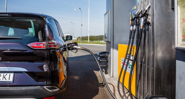 На АЗС Украины начали снижаться цены на топливо