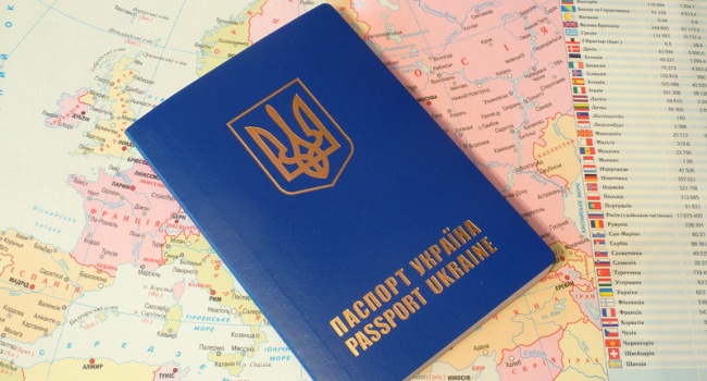 Большинство украинцев не будут оформлять биометрические паспорта, - опрос