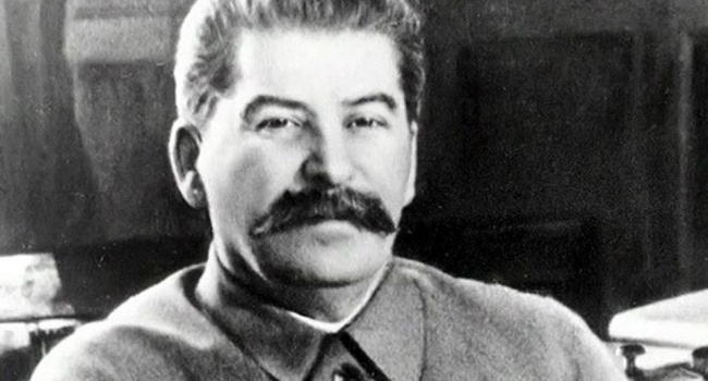 Сталин, Путин, Ленин и Пушкин, - россияне назвали своих кумиров