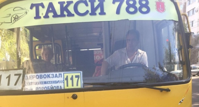 Скандал у Одесі: водій маршрутки намагався вигнати дівчину через «телячу мову»