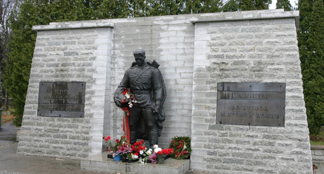 Невзоров подверг критике решение польских властей о сносе советских памятников