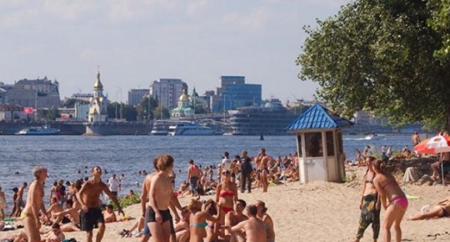«Купаться запрещено»: названы опасные пляжи Киева