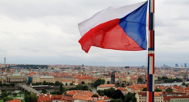 Чехия упростит правила устройства на работу для граждан Украины