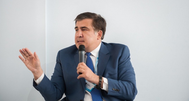 У Саакашвили пояснили, чем он занимается в США