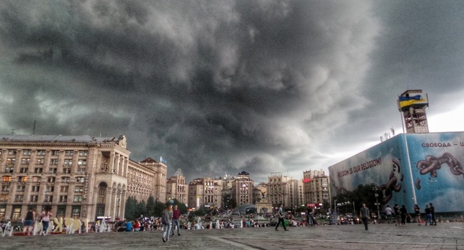 Как в Киеве стихия бушевала, - фоторепортаж