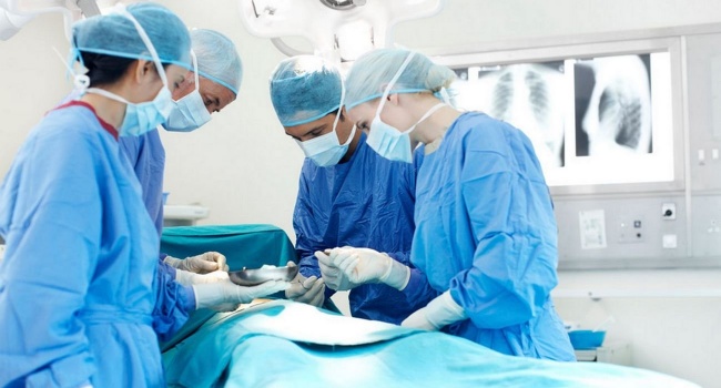 Украинские хирурги провели уникальную операцию на головном мозге