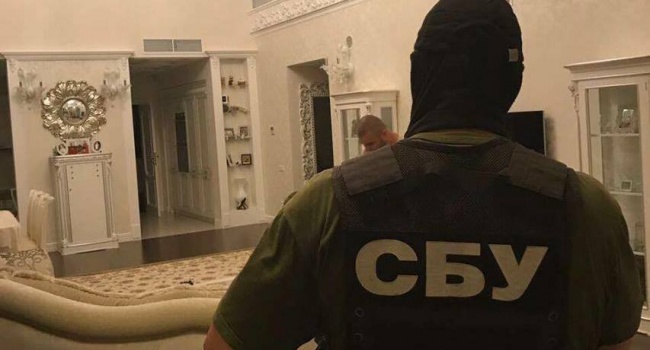 СБУ разоблачила на взятках руководителя отделения полиции международного аэропорта «Харьков», который прошел переаттестацию