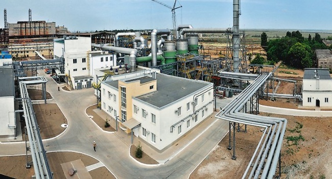 Джемилев: Завод Фирташа в Крыму продолжает получать из материковой Украины электричество и сырье 