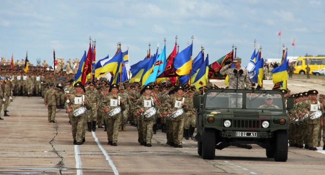 Полторак: Киев полностью готов к проведению военного парада