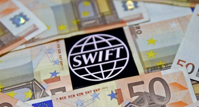 Двум российским банкам отключили доступ к системе SWIFT