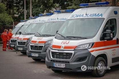 В больницах Днепра появились новые машины скорой помощи