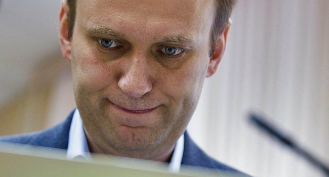 Муждабаев: лидер фейковой российской оппозиции Навальный использует конспекты Гитлера