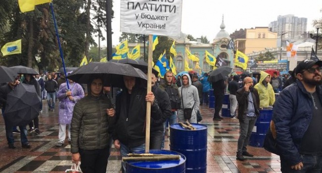 Блогер: если правительство пойдет на встречу евробляхерам на Украине можно ставить крест