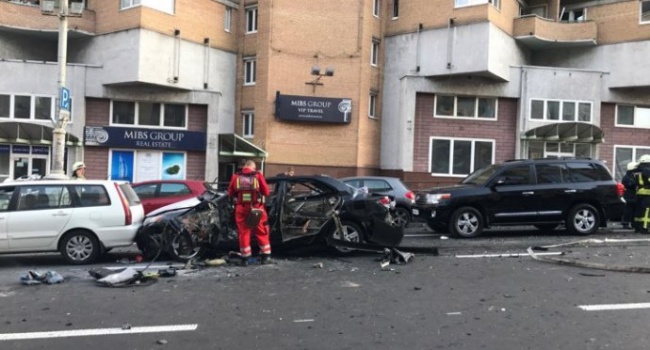 У центральній частині Києва вибухнув автомобіль з грузинськими номерами, є загиблий і постраждалі 