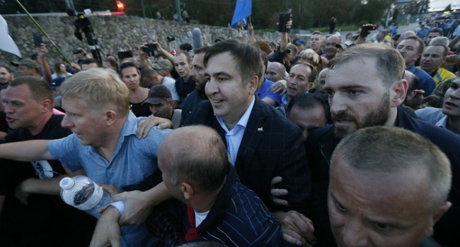 Пропажа отыскалась: Саакашвили нашел свой паспорт в самом неожиданном месте