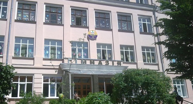 В гимназии Киева массово отравились дети