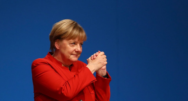 Корреспондент: Меркель придется создать коалицию, которая выступает за признание Крыма частью РФ
