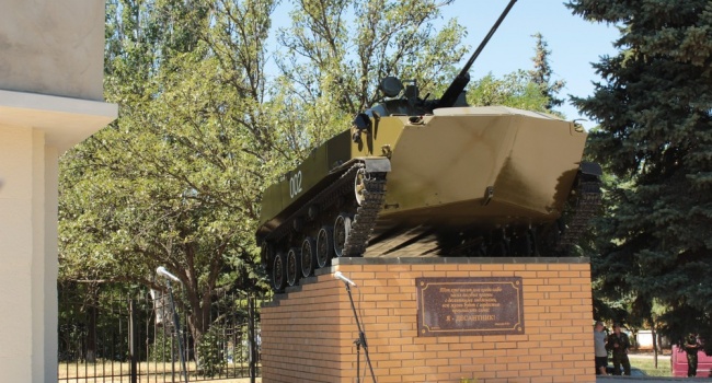 Сазонов: в 2014 наша артиллерия смешала с землей российский спецназ, теперь кто-то смешал с землей памятник этому самому спецназу