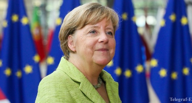 Эксперт: Меркель, критиковавшая весьма жестко Путина за третий президентский срок, сама уже пошла на четвертый