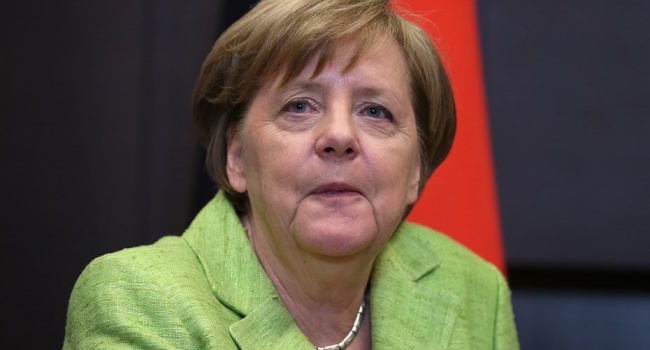 Журналист: «Меркель попадет в учебники истории, если оставит страну без партии «Альтернатива для Германии»