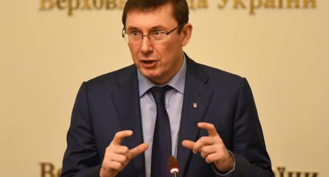 Луценко опять закрыл рот тем, кто кричит, что все пропало и ничего не делается, – политолог