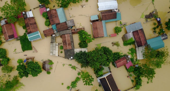 Мощное наводнение во Вьетнаме: десятки погибших