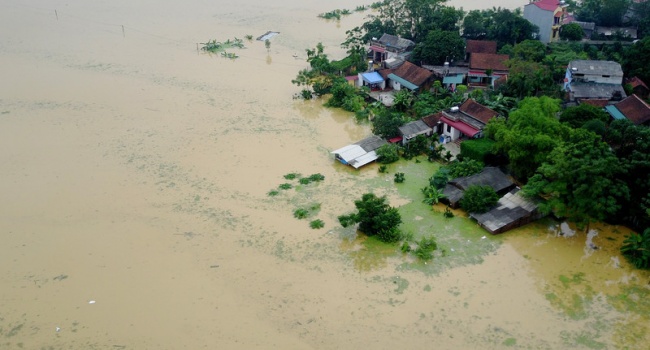 Мощное наводнение во Вьетнаме: десятки погибших