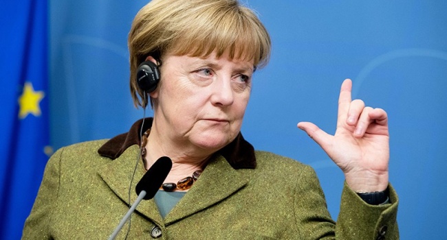 Рейтинг партии Меркель упал до рекордного минимума