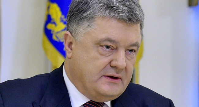 Порошенко прокоментував захоплення вертолітного майданчику Януковича