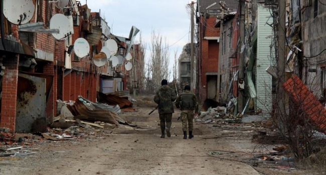 Билецкий: батальон «Азов» убрали с передовой по требованию Путина 