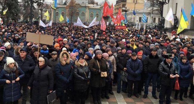 Известный волонтер рассказал, кто может быть причастным к протестам в Украине